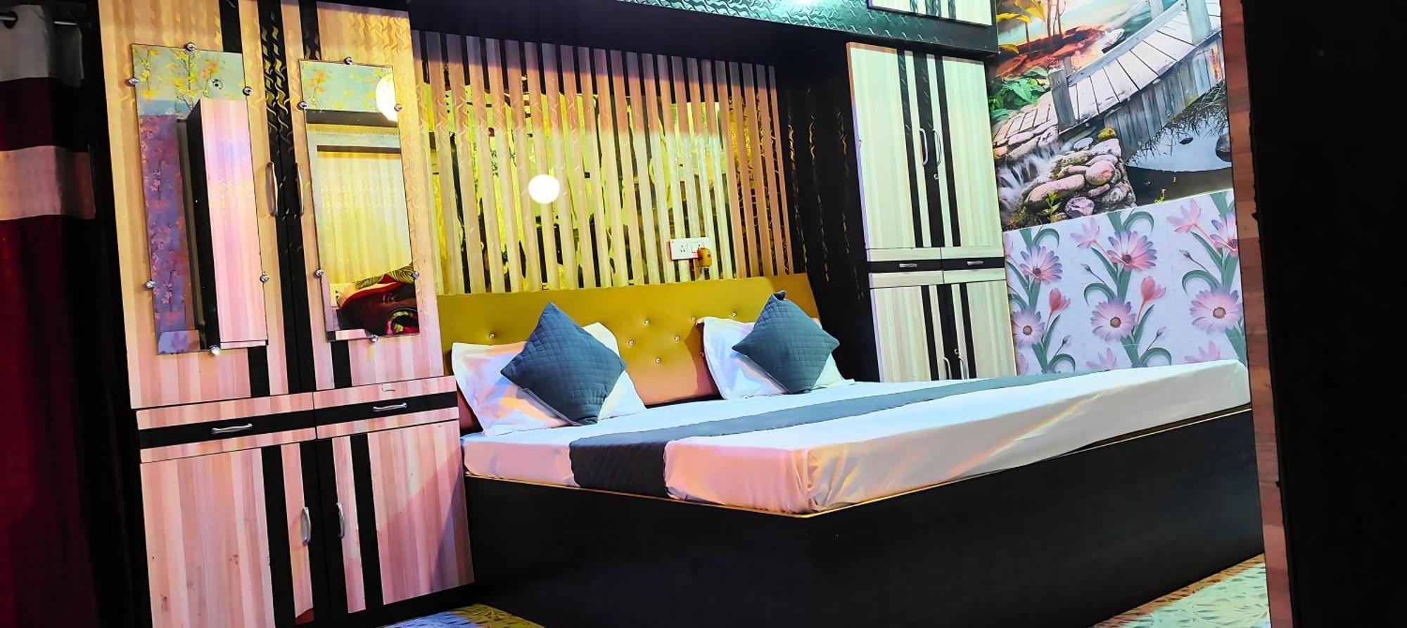 Ramayana Grand Hotel Ayodhya Dış mekan fotoğraf
